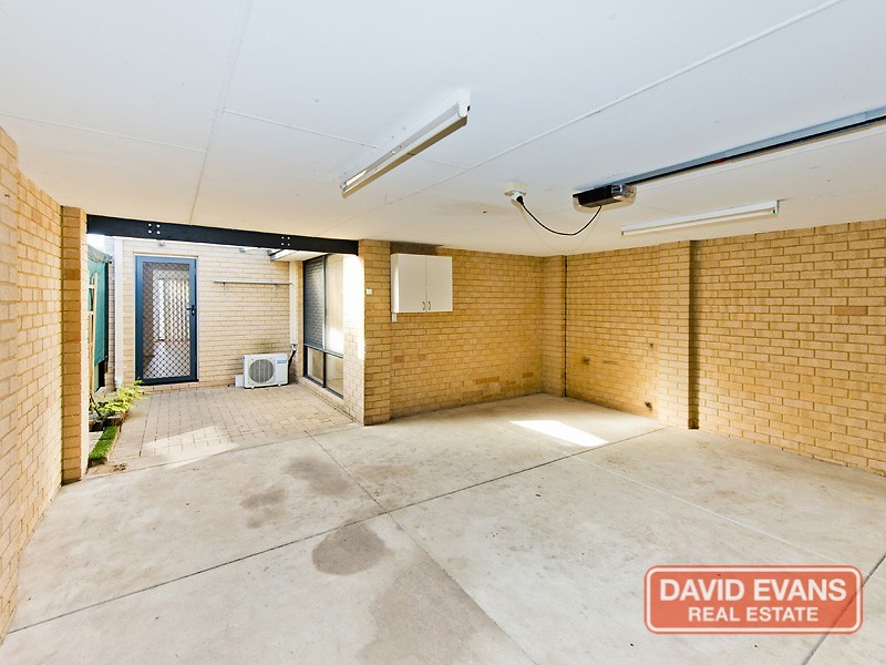 2 Bramley Way, Bibra Lake WA 6163