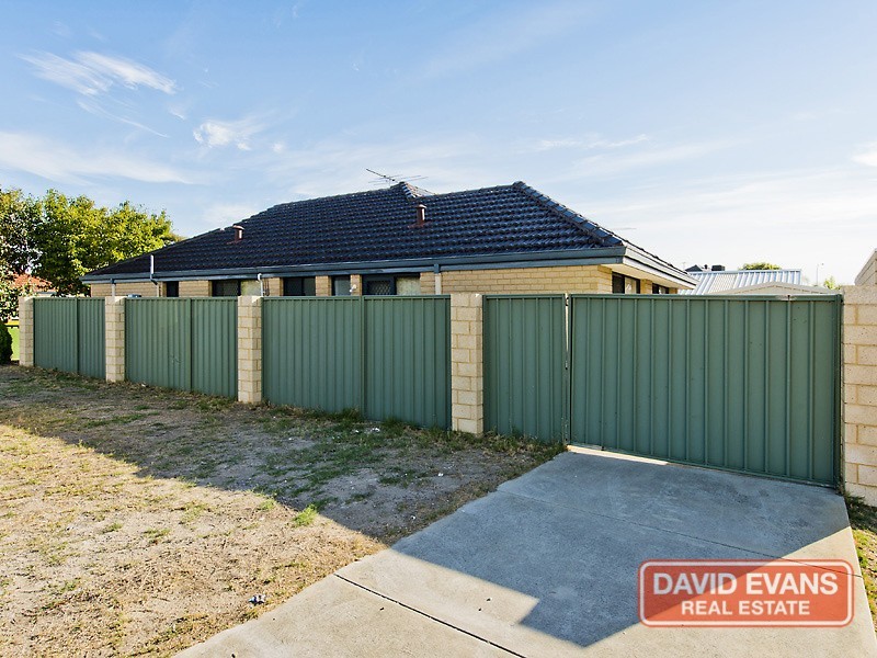 2 Bramley Way, Bibra Lake WA 6163