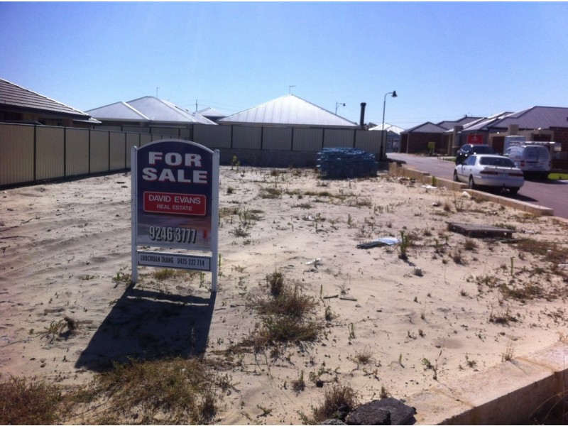 42 Murrumbidgee Drive, Hammond Park WA 6164