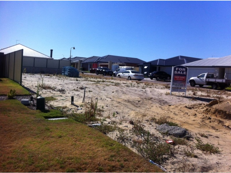 42 Murrumbidgee Drive, Hammond Park WA 6164