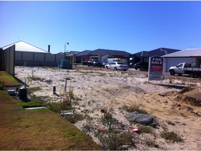 42 Murrumbidgee Drive, Hammond Park WA 6164