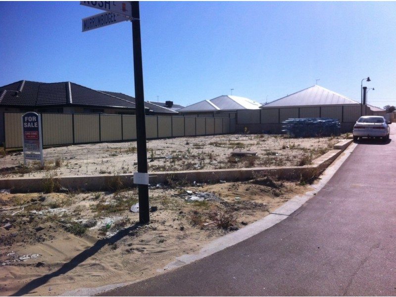 42 Murrumbidgee Drive, Hammond Park WA 6164