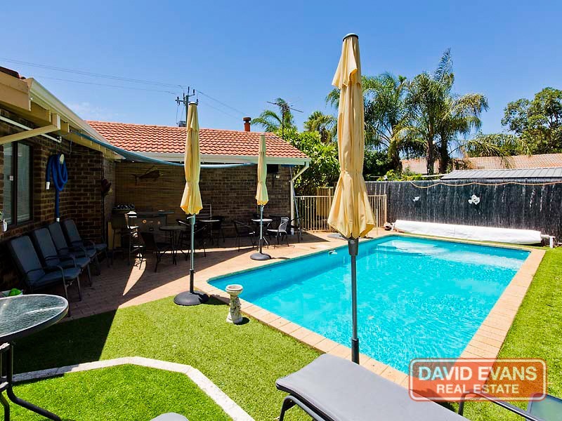 2 Althorne Way, Girrawheen WA 6064