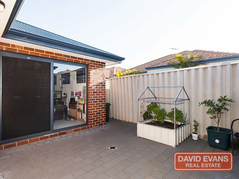 17B Loughton Way, Balga WA 6061