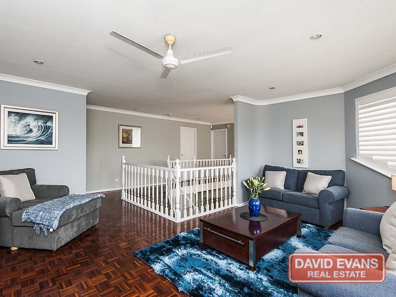 10 Queenscliff Court, Kallaroo WA 6025