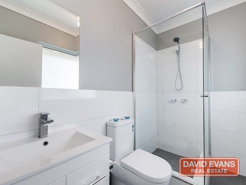 10 Queenscliff Court, Kallaroo WA 6025