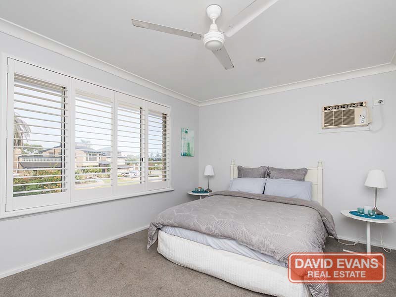 10 Queenscliff Court, Kallaroo WA 6025