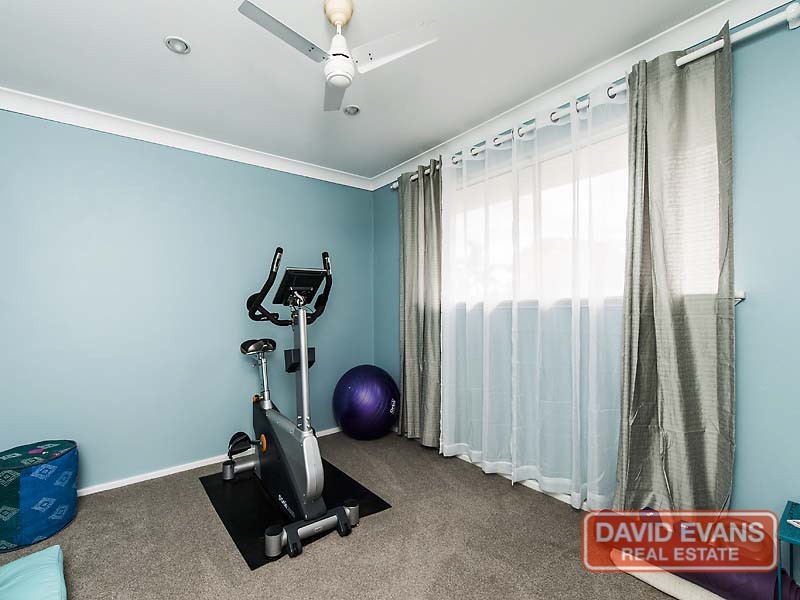10 Queenscliff Court, Kallaroo WA 6025