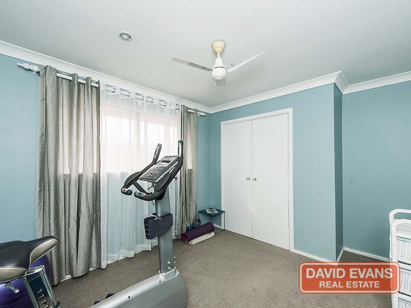 10 Queenscliff Court, Kallaroo WA 6025