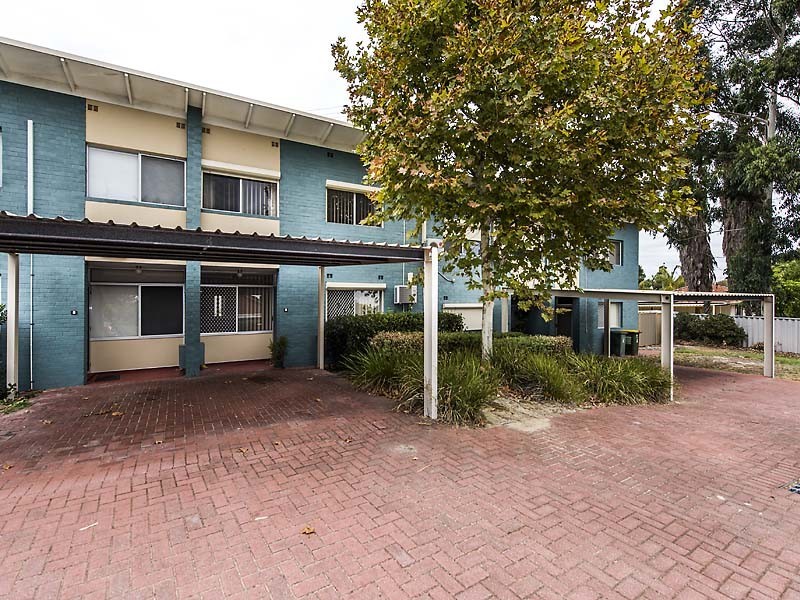 6/18 Greville Way, Girrawheen WA 6064