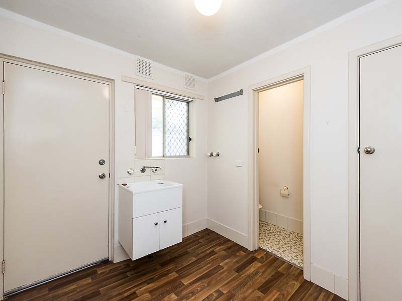 6/18 Greville Way, Girrawheen WA 6064