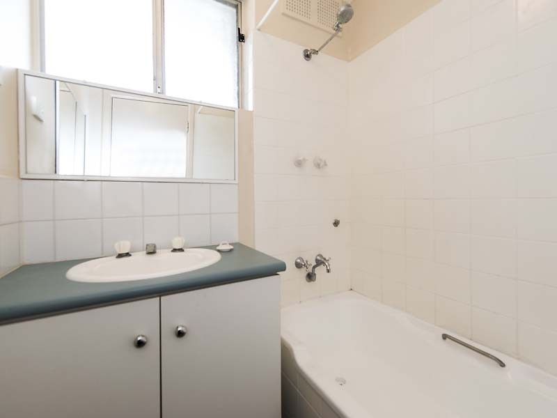 6/18 Greville Way, Girrawheen WA 6064