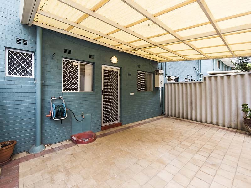 6/18 Greville Way, Girrawheen WA 6064