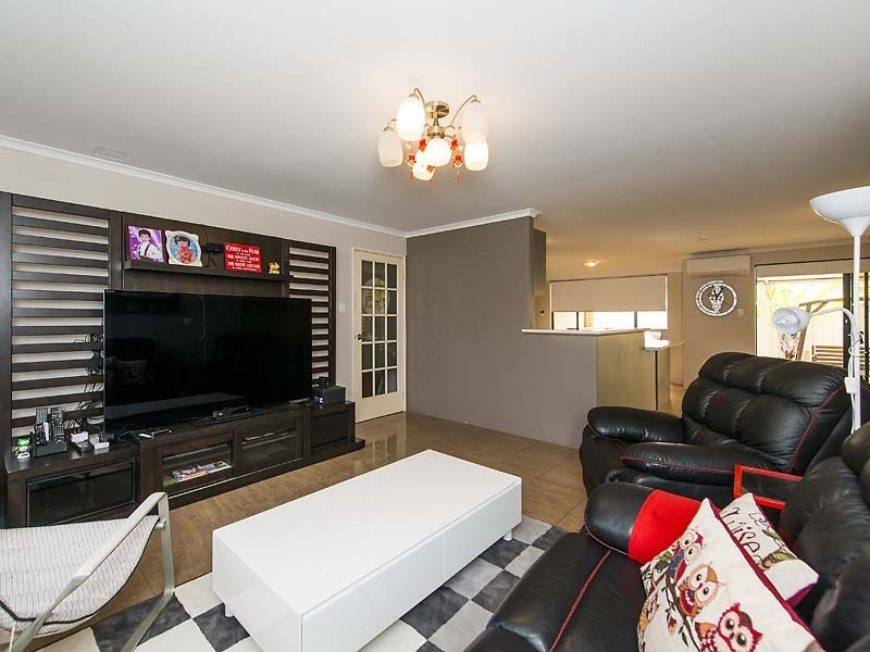 14 Samuel Loop, Canning Vale WA 6155