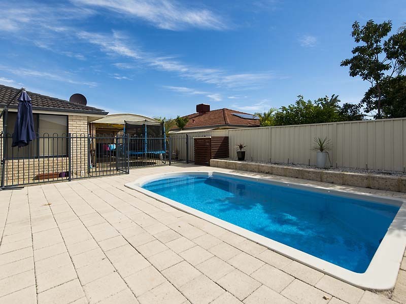 14 Samuel Loop, Canning Vale WA 6155