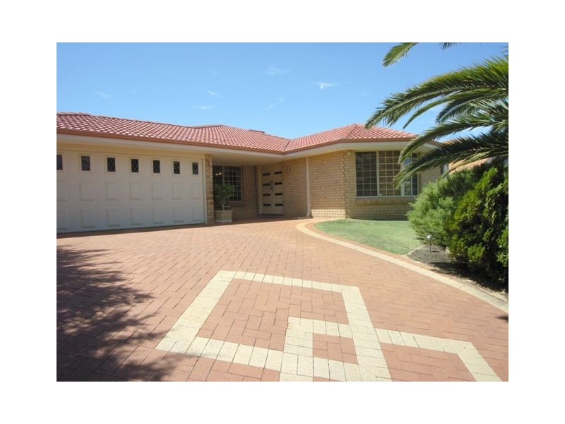 7 Chalmers Court, Mindarie WA 6030