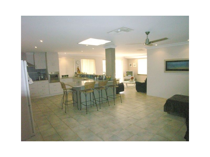 7 Chalmers Court, Mindarie WA 6030