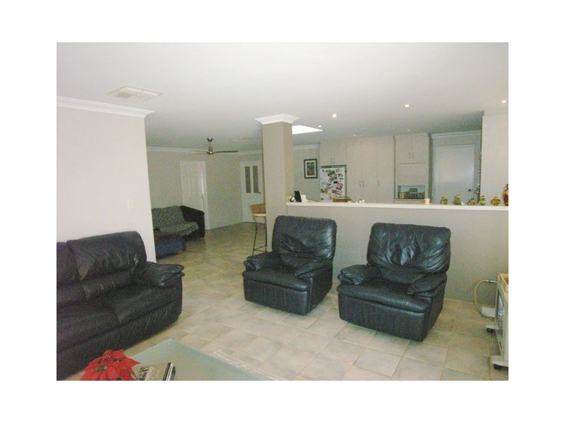 7 Chalmers Court, Mindarie WA 6030