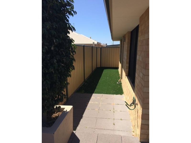 45 Blackwood Meander, Yanchep WA 6035