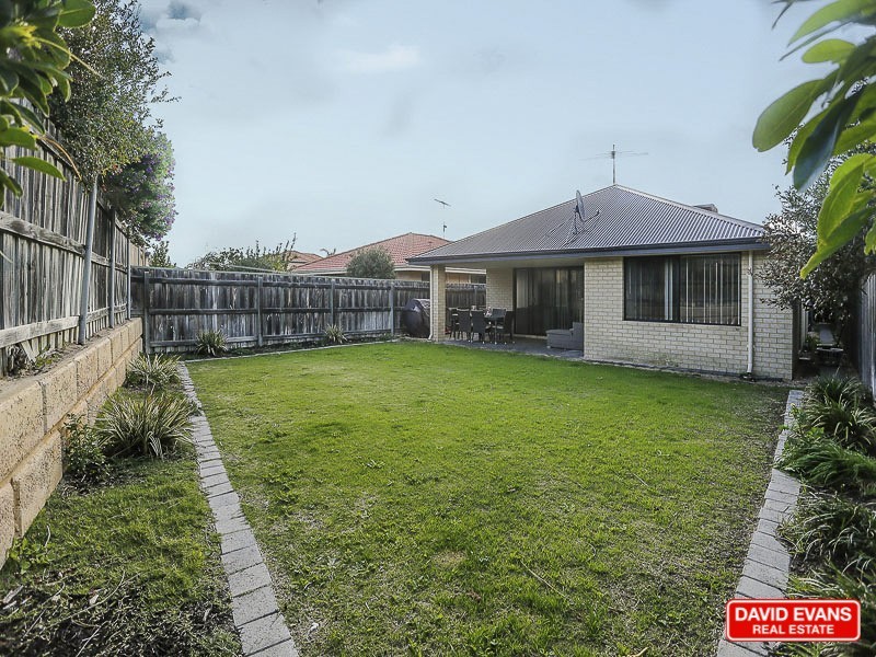 4 Nottingham Green, Quinns Rocks WA 6030