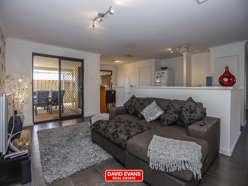 41 Burnett Drive, Clarkson WA 6030