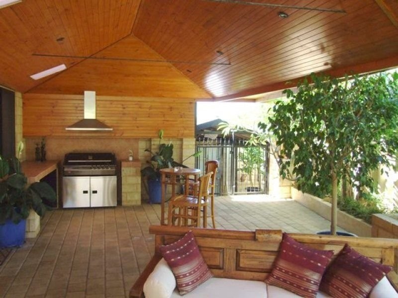 4 Hobie Place, Ocean Reef WA 6027