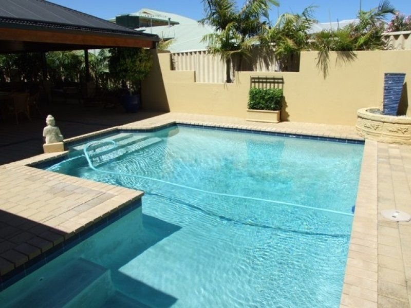 4 Hobie Place, Ocean Reef WA 6027