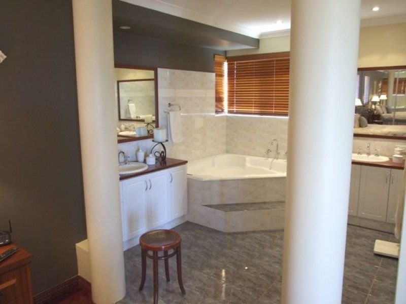 4 Hobie Place, Ocean Reef WA 6027