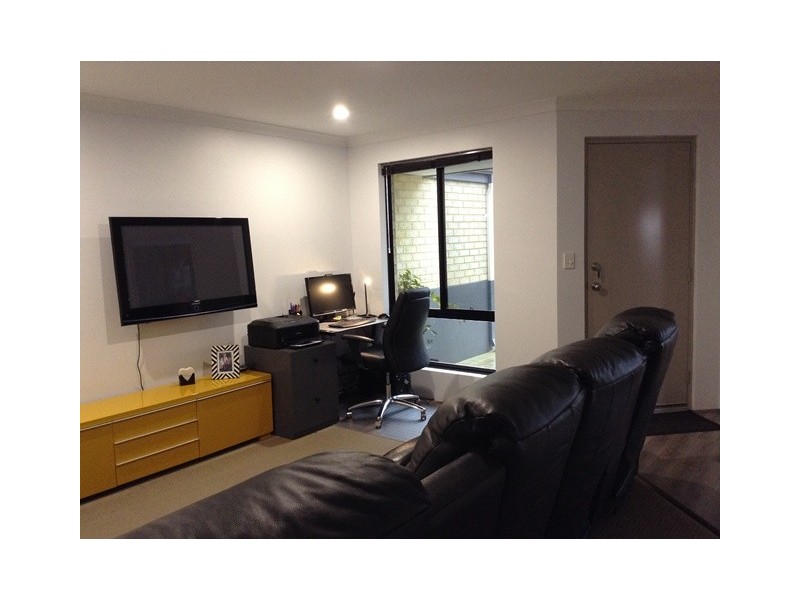 15 Parkinson Road, Banksia Grove WA 6031