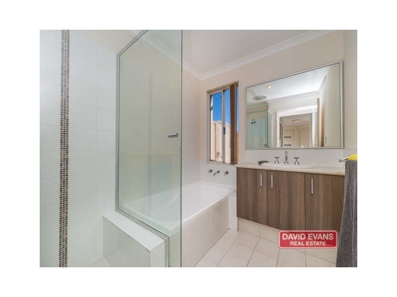 1/15 Crosthwait Circle, Tapping WA 6065