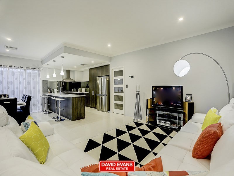 60 Bunker Crescent, Yanchep WA 6035