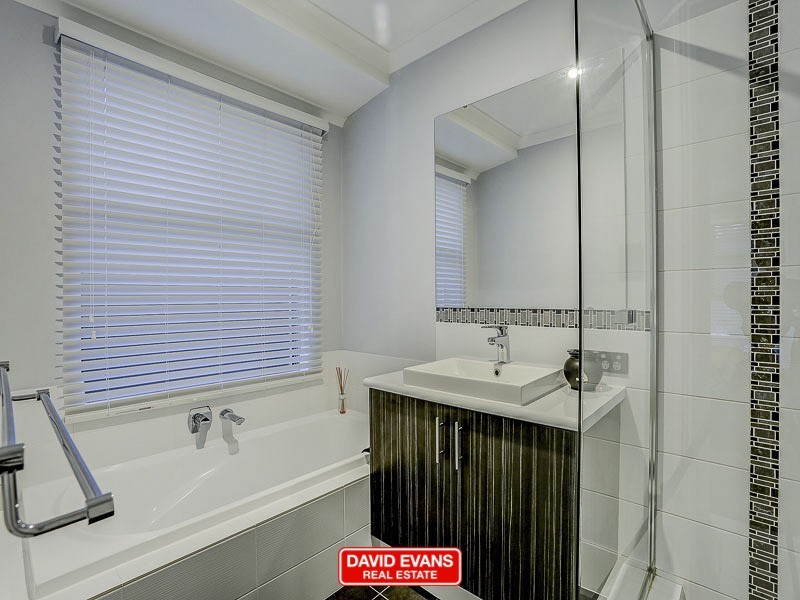 60 Bunker Crescent, Yanchep WA 6035