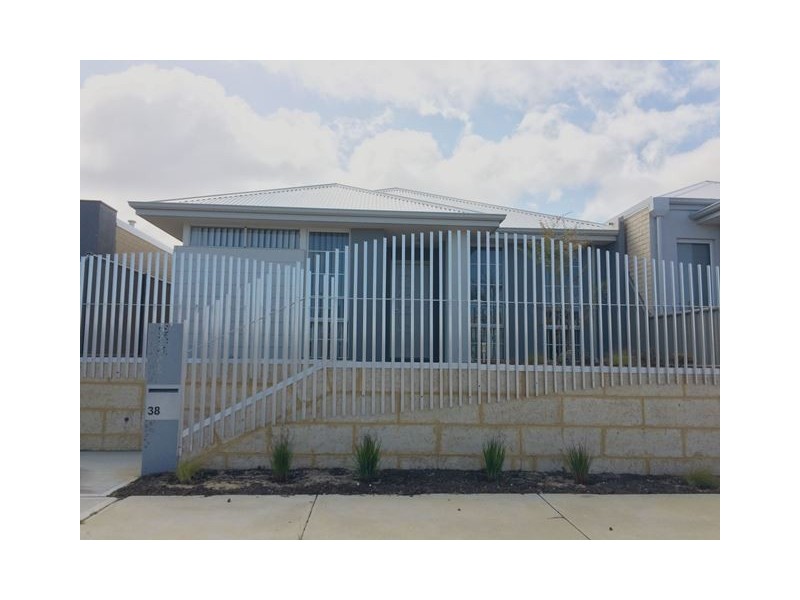 38 Leeward Ave, Eglinton WA 6034