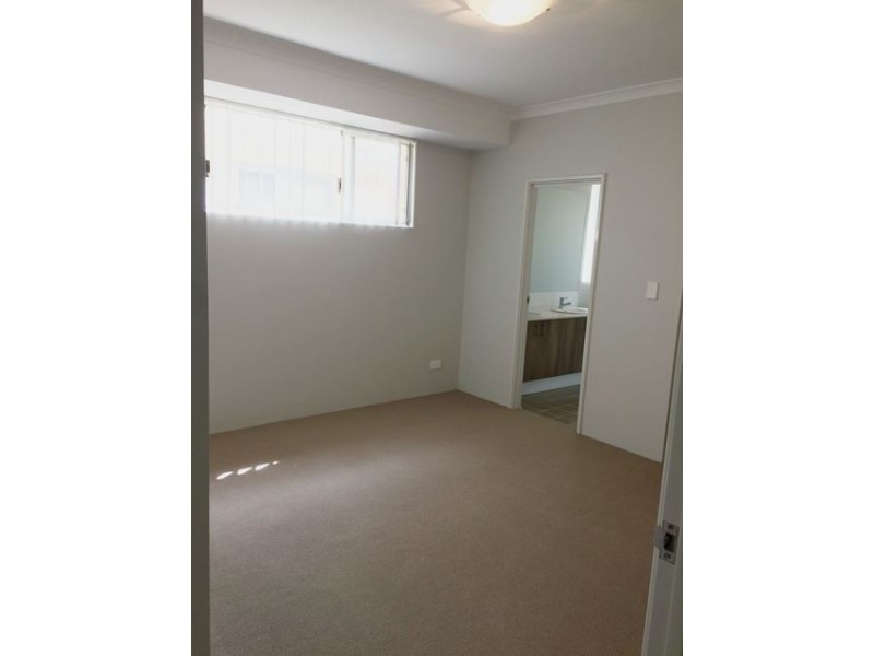 38 Leeward Ave, Eglinton WA 6034