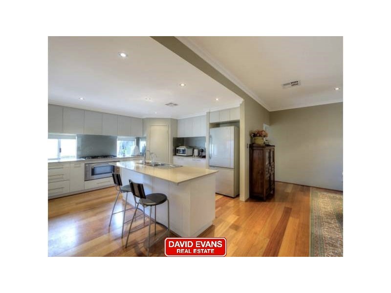 12 Bardeen Pass, Carramar WA 6031