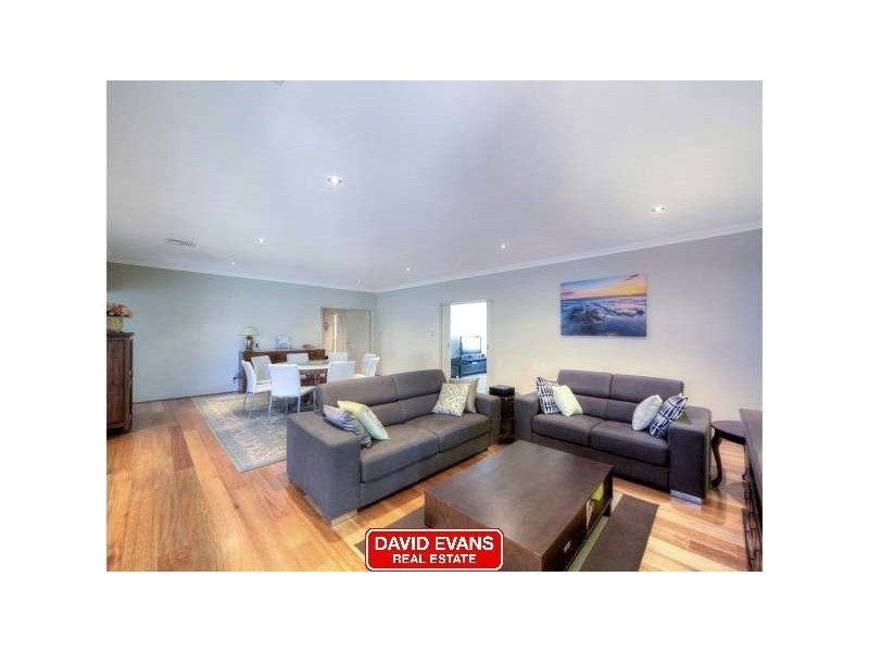 12 Bardeen Pass, Carramar WA 6031