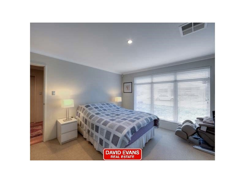 12 Bardeen Pass, Carramar WA 6031