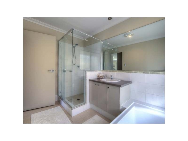 12 Bardeen Pass, Carramar WA 6031