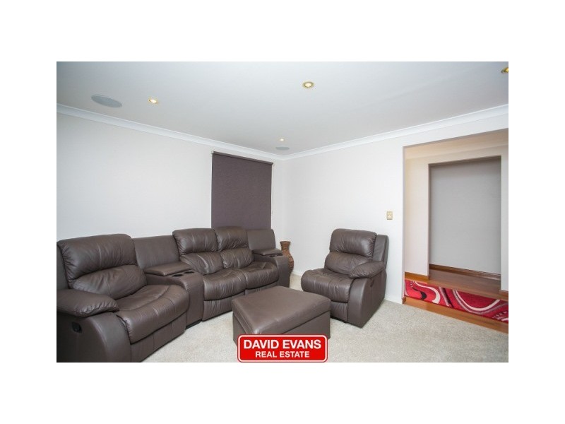 15 Topsail Loop, Alkimos WA 6038