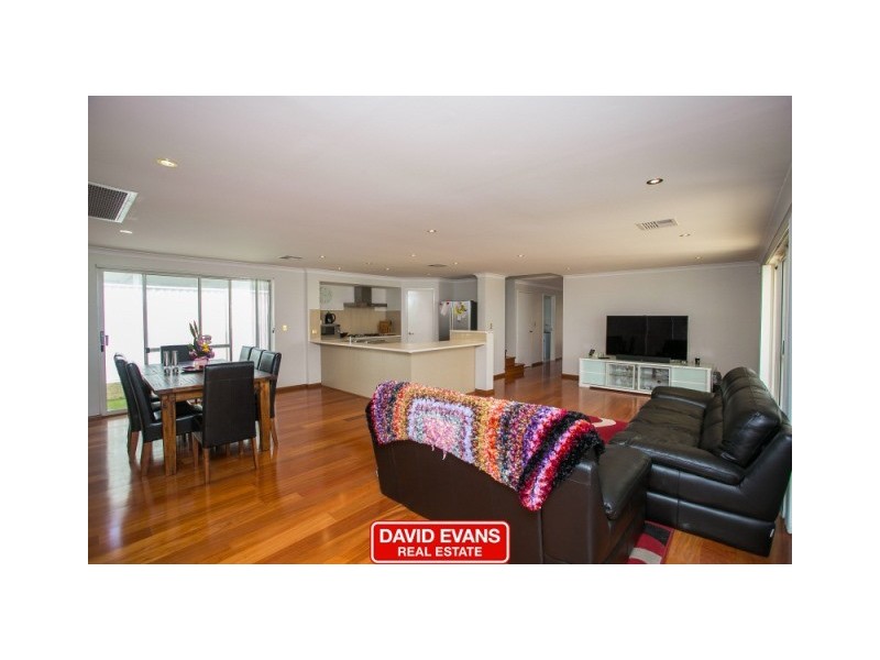 15 Topsail Loop, Alkimos WA 6038