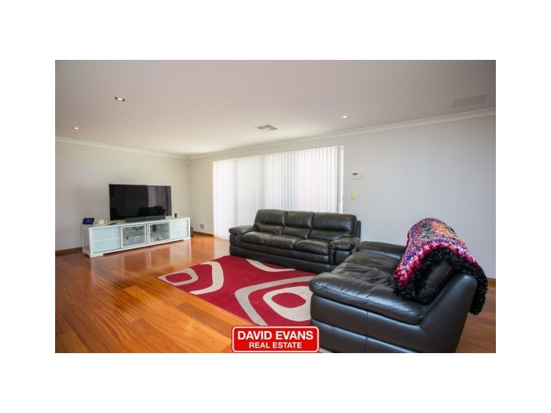 15 Topsail Loop, Alkimos WA 6038