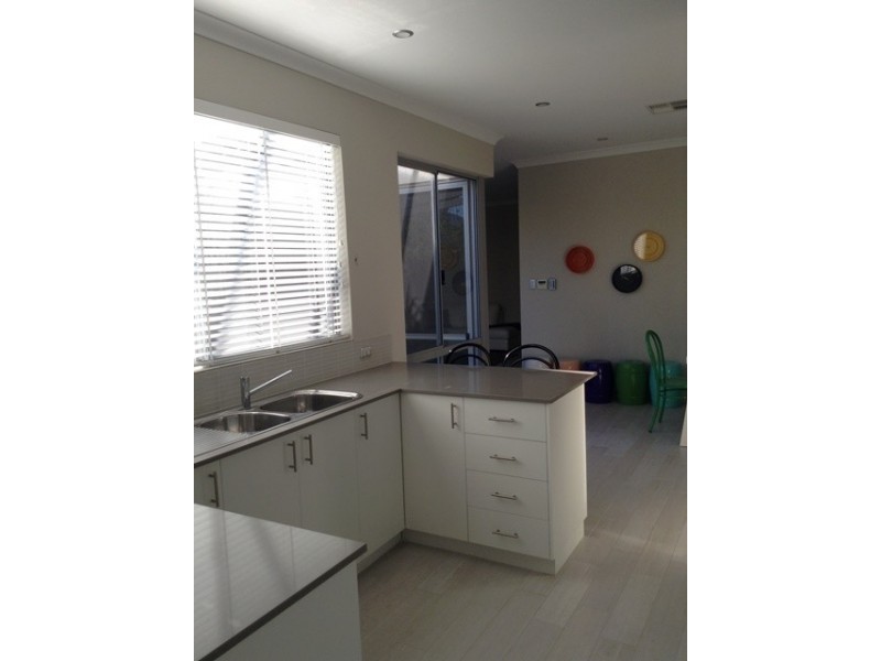 4 Felix Lane, Clarkson WA 6030
