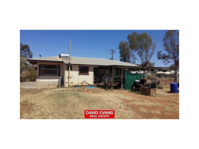 35 Queen Road, Meekatharra WA 6642
