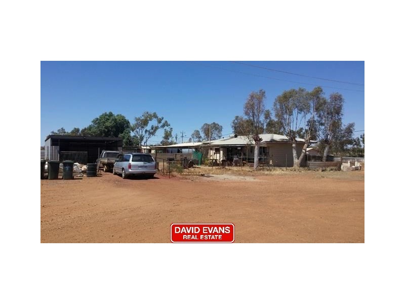 35 Queen Road, Meekatharra WA 6642