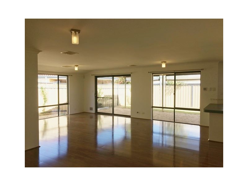 91 Selkirk Drive, Kinross WA 6028