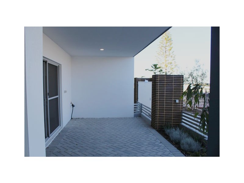 2/12 Keel Lane, Alkimos WA 6038