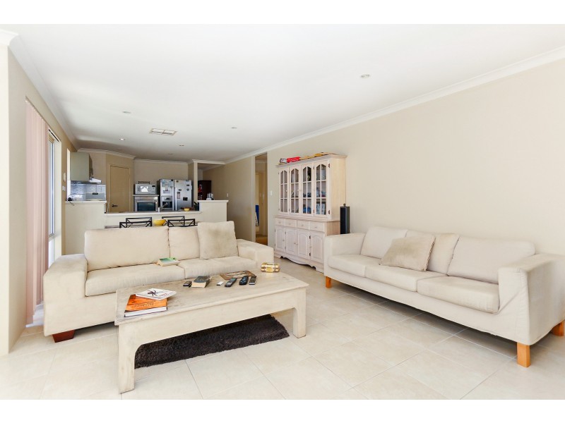 24 Allum Green, Merriwa WA 6030