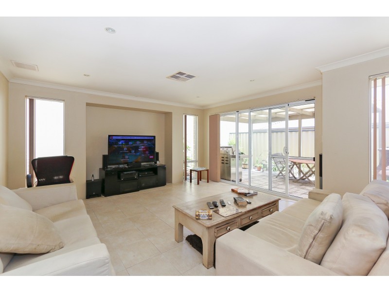 24 Allum Green, Merriwa WA 6030