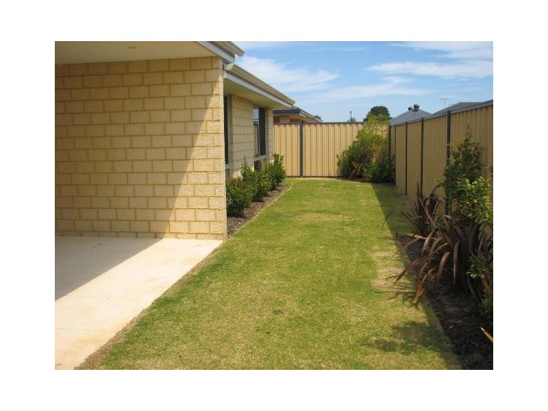 10 Tibicen Road, Tapping WA 6065