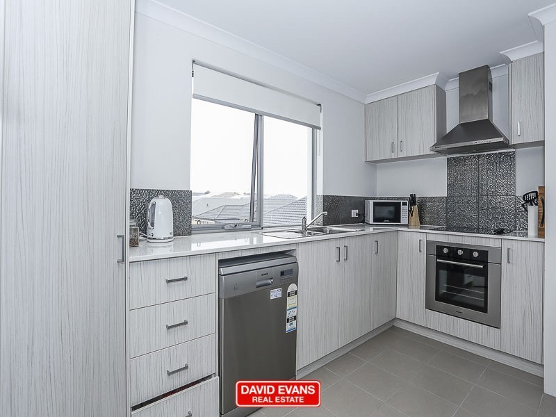 28/2 Royston Link, Butler WA 6036